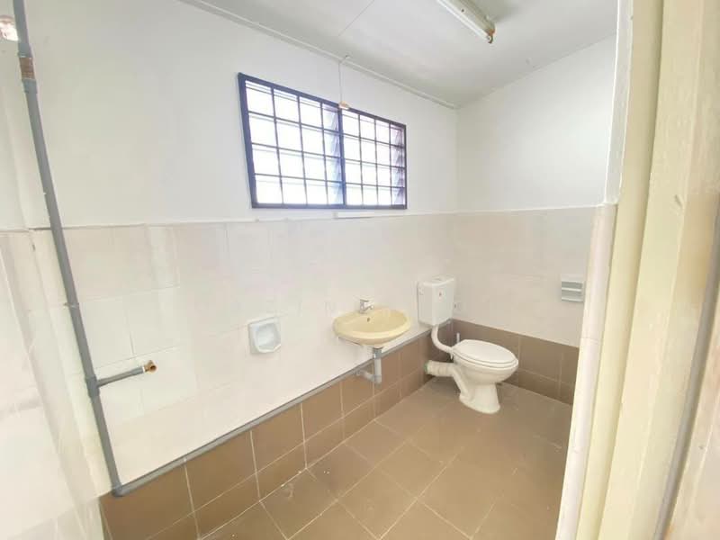 Rumah Teres 2.5 Tingkat untuk Dijual di Taman Pengkalan Barat Mewah (Ipoh) - Qazin Khoo - Bathroom - PropertyGuru.com.my