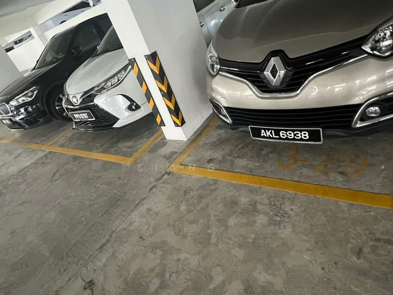 Kondominium untuk Dijual di Middleton - Siang . - Car Park - PropertyGuru.com.my