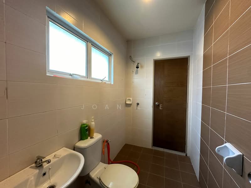 Rumah Teres 2.5 Tingkat untuk Dijual di Taman Equine (Seri Kembangan) - Joan Lee - Bathroom - PropertyGuru.com.my