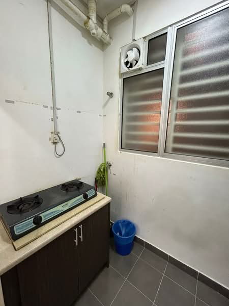 Servis Apartment untuk Disewa di Savanna Executive Suite @ Southville City - Danny Nabil - Kitchen - PropertyGuru.com.my