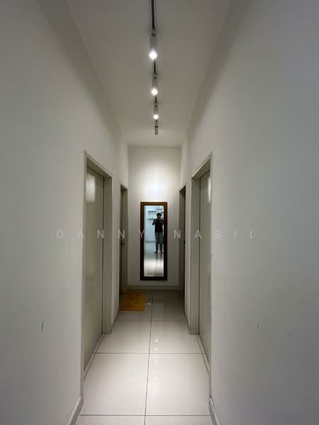 Servis Apartment untuk Disewa di Savanna Executive Suite @ Southville City - Danny Nabil - Corridor - PropertyGuru.com.my