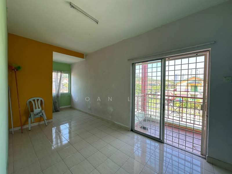 Rumah Teres 2 Tingkat untuk Dijual di Taman Equine (Seri Kembangan) - Joan Lee - Living Room - PropertyGuru.com.my