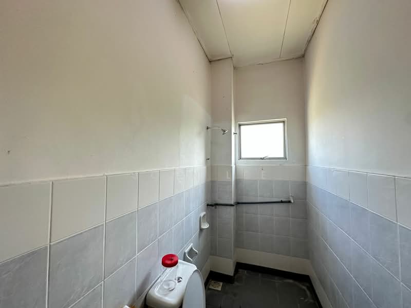 Rumah Teres 2 Tingkat untuk Dijual di Taman Equine (Seri Kembangan) - Joan Lee - Bathroom - PropertyGuru.com.my