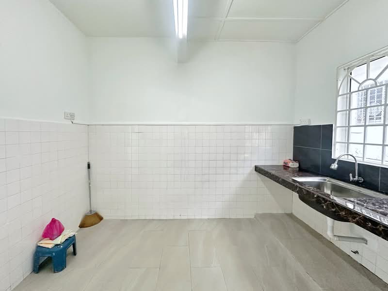 Rumah Teres untuk Dijual di Bandar Country Homes (Rawang) - Arif MS - PropertyGuru.com.my