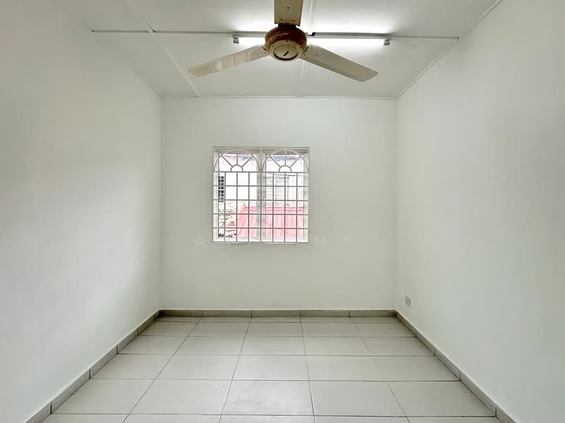 Rumah Teres untuk Dijual di Bandar Country Homes (Rawang) - Arif MS - PropertyGuru.com.my