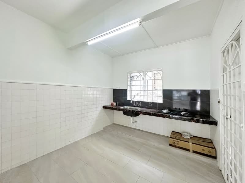 Rumah Teres untuk Dijual di Bandar Country Homes (Rawang) - Arif MS - PropertyGuru.com.my