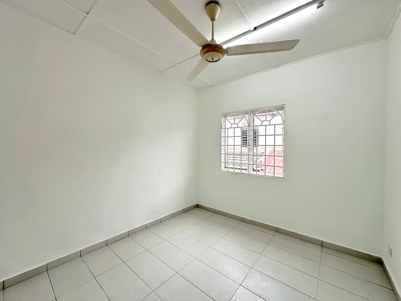 Rumah Teres untuk Dijual di Bandar Country Homes (Rawang) - Arif MS - PropertyGuru.com.my