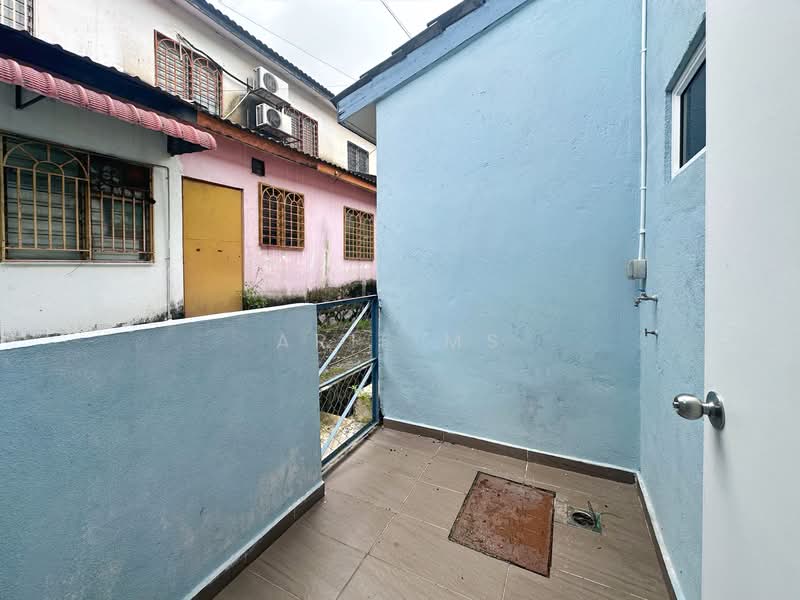 Rumah Teres untuk Dijual di Bandar Country Homes (Rawang) - Arif MS - PropertyGuru.com.my