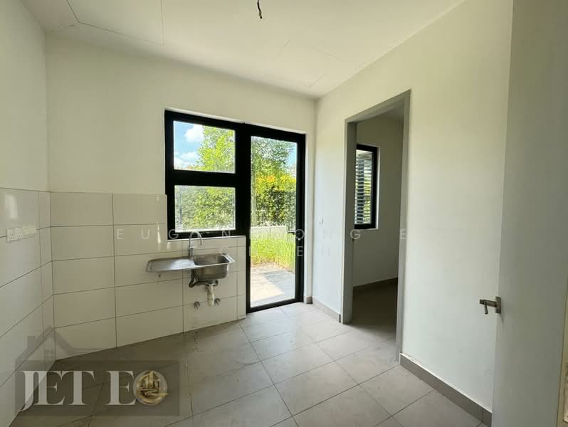 Rumah Berkembar untuk Dijual di Telok Panglima Garang (Selangor) - Eugene Ong Eu chieh - Kitchen - PropertyGuru.com.my