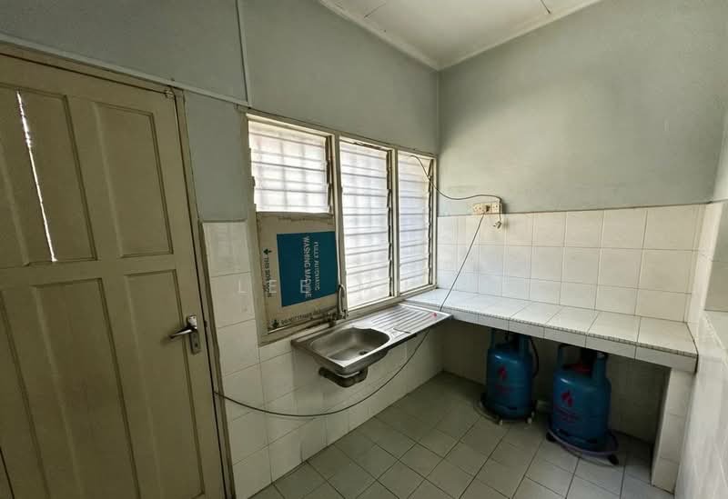 Rumah Teres 2 Tingkat untuk Dijual di Bercham (Ipoh) - Lee Muzi - Kitchen - PropertyGuru.com.my