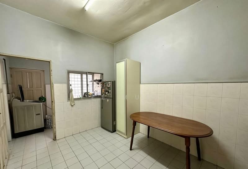 Rumah Teres 2 Tingkat untuk Dijual di Bercham (Ipoh) - Lee Muzi - Kitchen - PropertyGuru.com.my