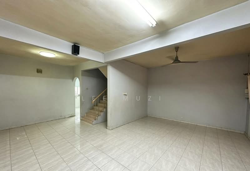 Rumah Teres 2 Tingkat untuk Dijual di Bercham (Ipoh) - Lee Muzi - Living Room - PropertyGuru.com.my