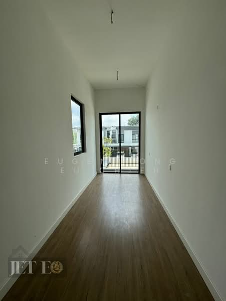 Semi-Detached House for Sale in Telok Panglima Garang (Selangor) - Eugene Ong Eu chieh - Corridor - PropertyGuru.com.my