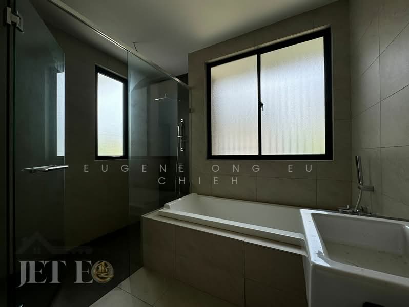 Semi-Detached House for Sale in Telok Panglima Garang (Selangor) - Eugene Ong Eu chieh - Bathroom - PropertyGuru.com.my