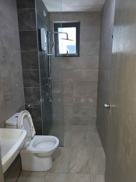Kondominium untuk Disewa di Bennington Residences @ SkyArena - May Tan - Bathroom - PropertyGuru.com.my