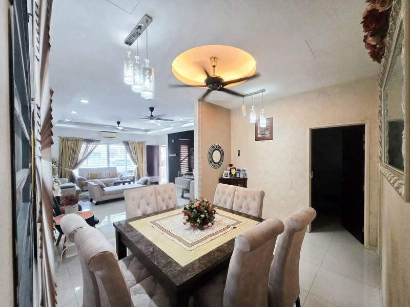 Rumah Berkembar untuk Dijual di Taman Saujana Emas (Kajang) - Noraini Dahan - Living Room - PropertyGuru.com.my