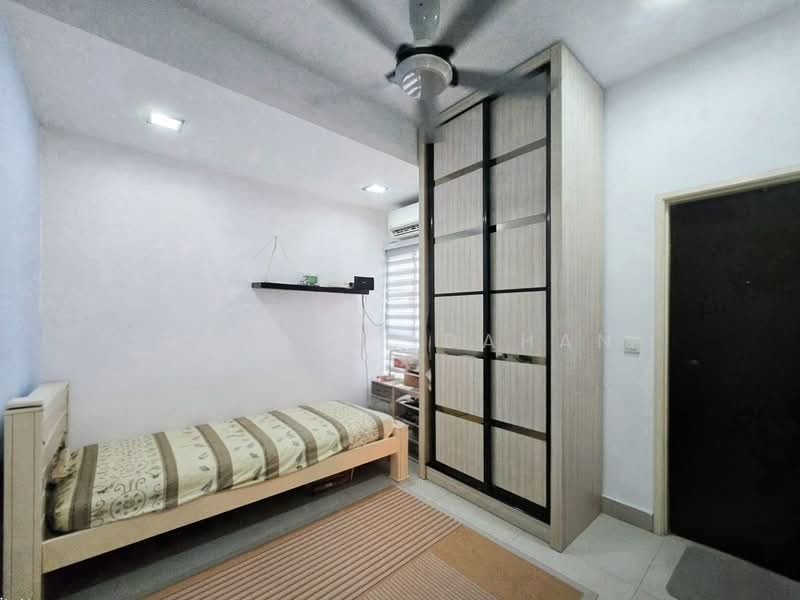 Rumah Berkembar untuk Dijual di Taman Saujana Emas (Kajang) - Noraini Dahan - Bedroom - PropertyGuru.com.my