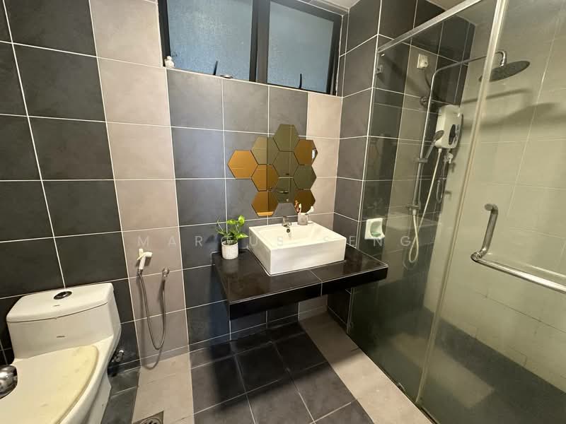 Kondominium untuk Dijual di Upper East @ Tiger Lane - Marcus Seng - Bathroom - PropertyGuru.com.my