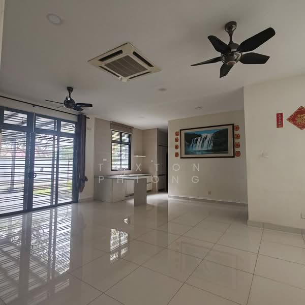 Semi-Detached House for Sale in Johor Bahru (Johor) - Tuxton Phiong - Living Room - PropertyGuru.com.my