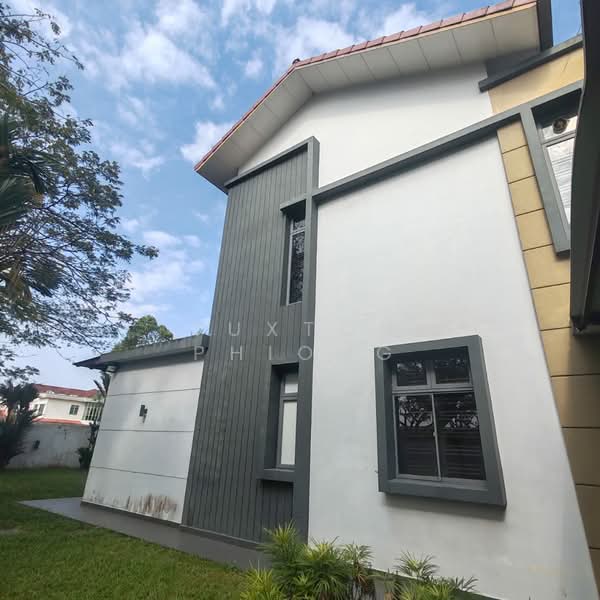 Semi-Detached House for Sale in Johor Bahru (Johor) - Tuxton Phiong - Exterior - PropertyGuru.com.my