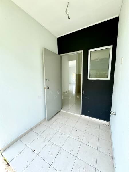 Semi-Detached House for Sale in Jalan Parit Masjid (Pontian) - Saedah Napisah - PropertyGuru.com.my