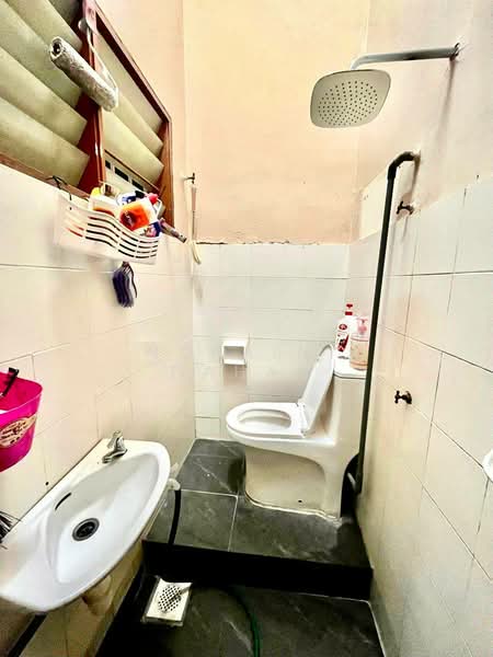 Rumah Teres 2 Tingkat untuk Dijual di Taman Bukit Permai (Cheras) - Noraini Dahan - Bathroom - PropertyGuru.com.my