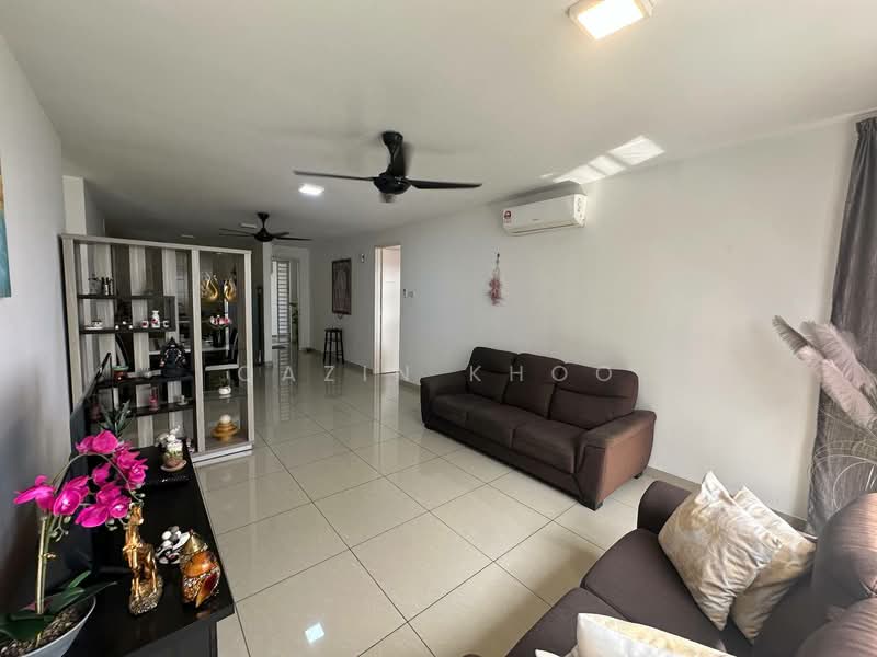 Kondominium untuk Dijual di Upper East @ Tiger Lane - Qazin Khoo - Living Room - PropertyGuru.com.my