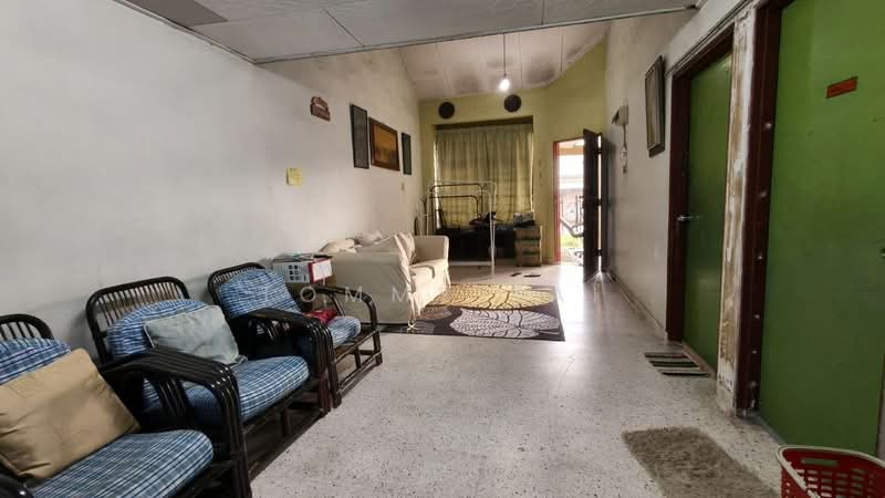 Rumah Teres 1 Tingkat untuk Dijual di Taman Skudai Baru (Skudai) - Tommy Tai - Living Room - PropertyGuru.com.my