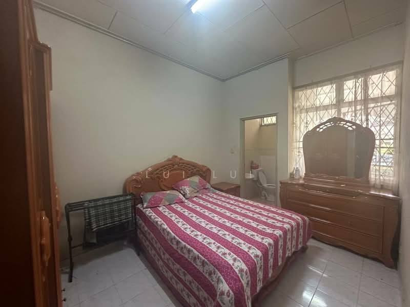 1-storey Terraced House for Sale in Senai (Kulai) - Lui Lui - Bedroom - PropertyGuru.com.my