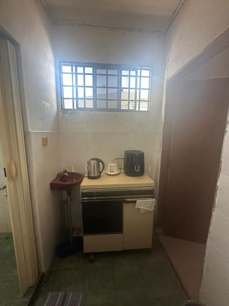 1-storey Terraced House for Sale in Senai (Kulai) - Lui Lui - Kitchen - PropertyGuru.com.my