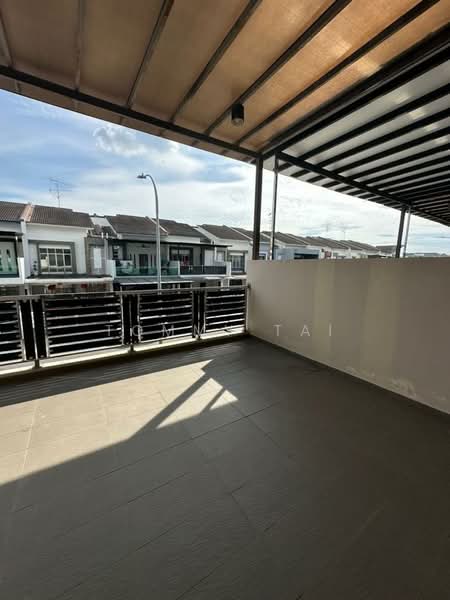 2-storey Terraced House for Sale in Taman Seri Austin (Tebrau) - Tommy Tai - Balcony - PropertyGuru.com.my