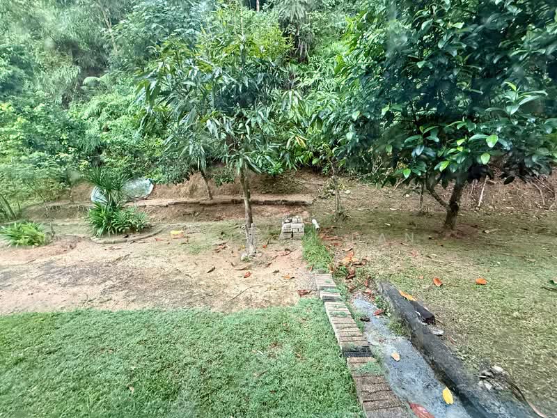 Semi-Detached House for Sale in Saujana Impian (Kajang) - Zuraidah Dan - Garden - PropertyGuru.com.my