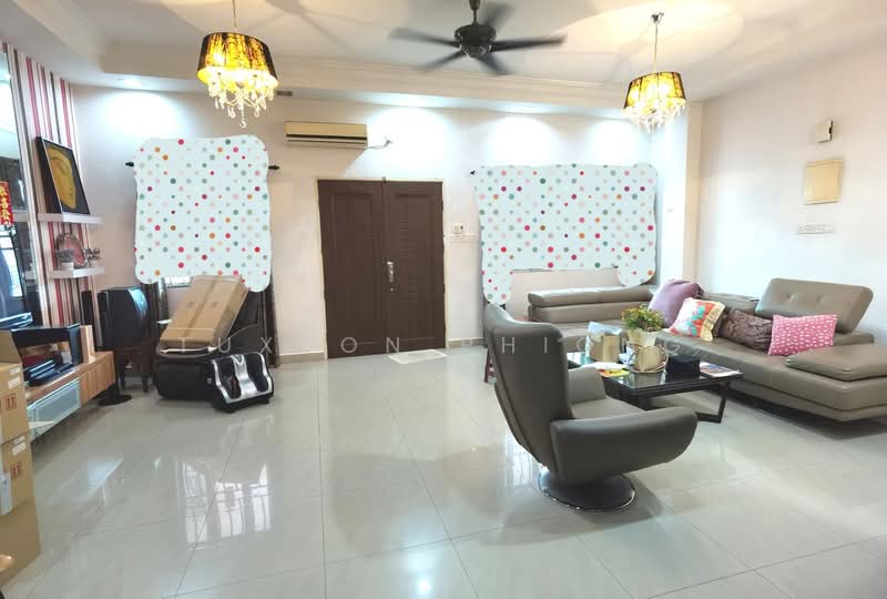 2-storey Terraced House for Sale in Taman Bukit Mewah (Tampoi) - Tuxton Phiong - Living Room - PropertyGuru.com.my