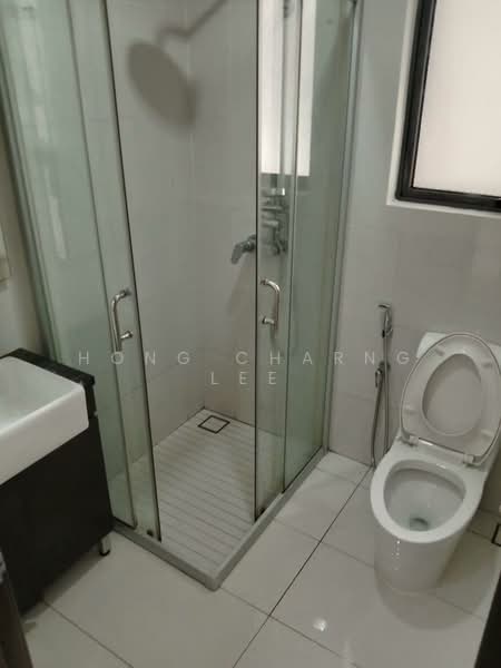 Condominium for Rent at Bay Point @ Country Garden Danga Bay - Hong Charng Lee - Bathroom - PropertyGuru.com.my