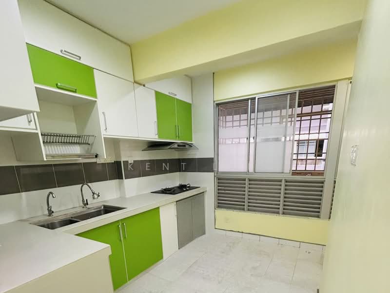 Pangsapuri untuk Dijual di Relau Vista Apartment - Kent Lai - Kitchen - PropertyGuru.com.my