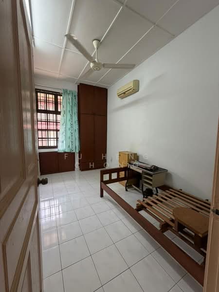 1-storey Terraced House for Sale in Taman Molek (Johor Bahru) - Fu Heng Chong - PropertyGuru.com.my