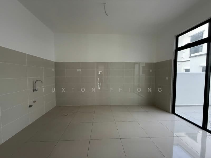 Cluster House for Sale in Eco Botanic (Iskandar Puteri (Nusajaya)) - Tuxton Phiong - Kitchen - PropertyGuru.com.my