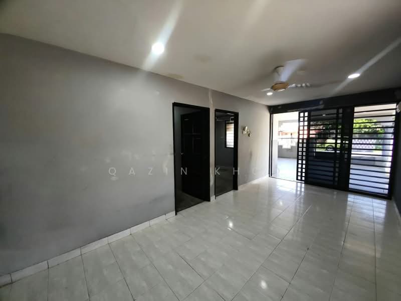 1-storey Terraced House for Rent in Gunung Rapat (Ipoh) - Qazin Khoo - Living Room - PropertyGuru.com.my