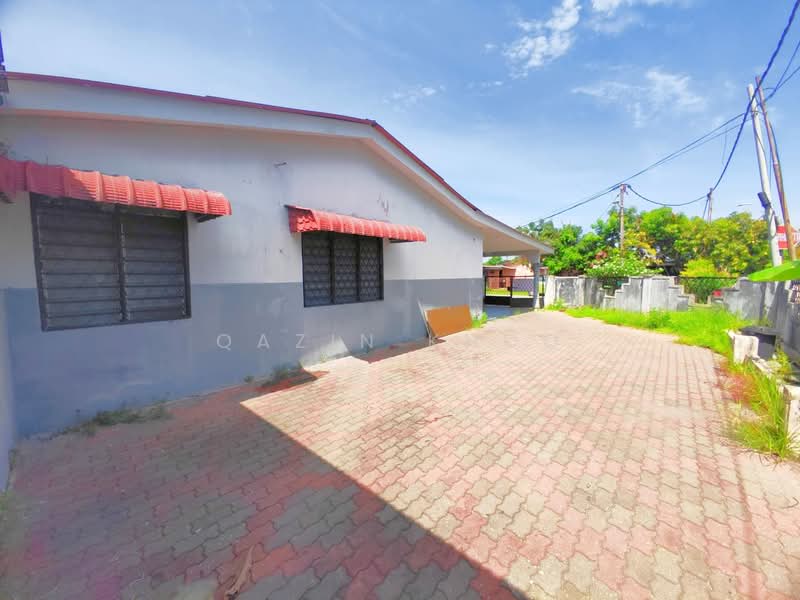 1-storey Terraced House for Rent in Gunung Rapat (Ipoh) - Qazin Khoo - Exterior - PropertyGuru.com.my
