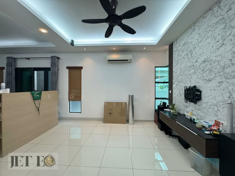 Semi-Detached House for Sale in Tanjong Duabelas (Selangor) - Eugene Ong Eu chieh - Living Room - PropertyGuru.com.my