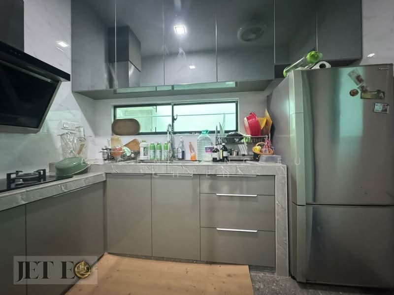 Semi-Detached House for Sale in Tanjong Duabelas (Selangor) - Eugene Ong Eu chieh - Kitchen - PropertyGuru.com.my
