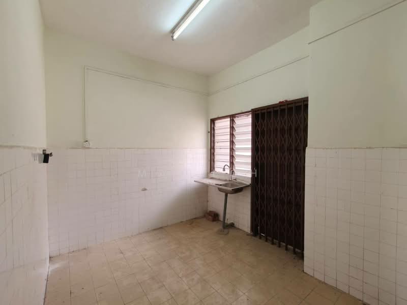 2-storey Terraced House for Sale in Taman Skudai Baru (Skudai) - Max Loh - Kitchen - PropertyGuru.com.my