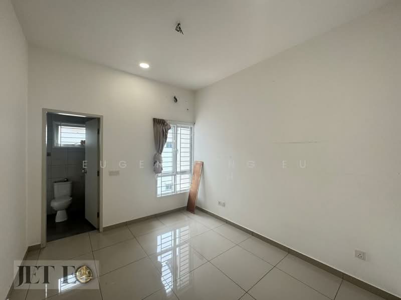 Rumah Teres 2 Tingkat untuk Dijual di Tanjong Duabelas (Selangor) - Eugene Ong Eu chieh - Bathroom - PropertyGuru.com.my