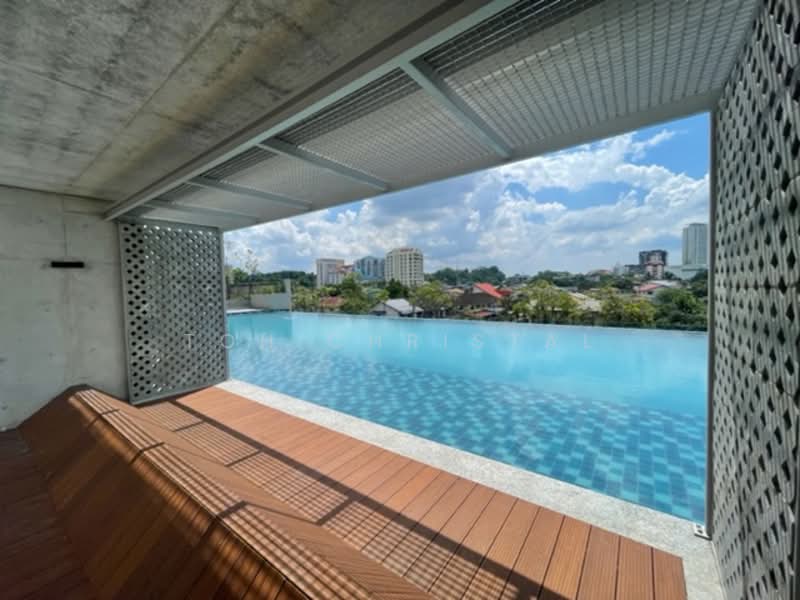 Kondominium untuk Dijual di Urban Residences - Toh Christal - Pool - PropertyGuru.com.my