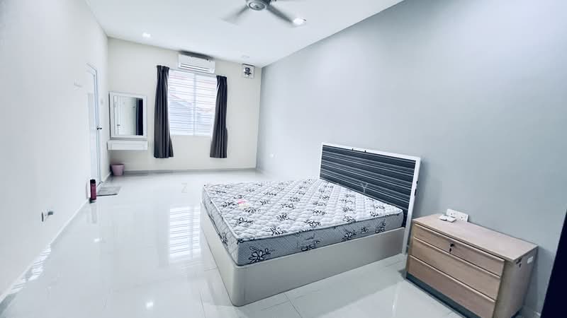 2-storey Terraced House for Rent in Taman Pelangi Indah (Ulu Tiram) - Zen Koay - Bedroom - PropertyGuru.com.my