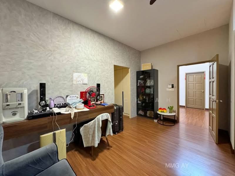 2-storey Terraced House for Sale in Setia Utama (Setia Alam) - Mason Chiah - Living Room - PropertyGuru.com.my