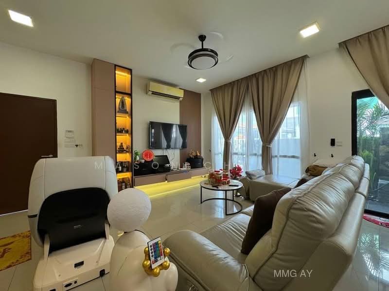 2-storey Terraced House for Sale in Setia Utama (Setia Alam) - Mason Chiah - Living Room - PropertyGuru.com.my