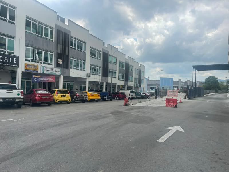 Shop for Sale in Sepang (Selangor) - Han Haw Ze - Exterior - PropertyGuru.com.my