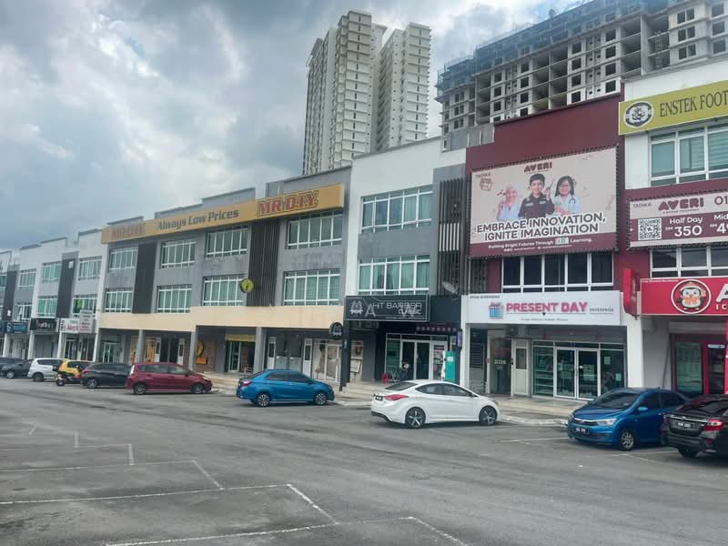 Shop for Sale in Sepang (Selangor) - Han Haw Ze - Exterior - PropertyGuru.com.my