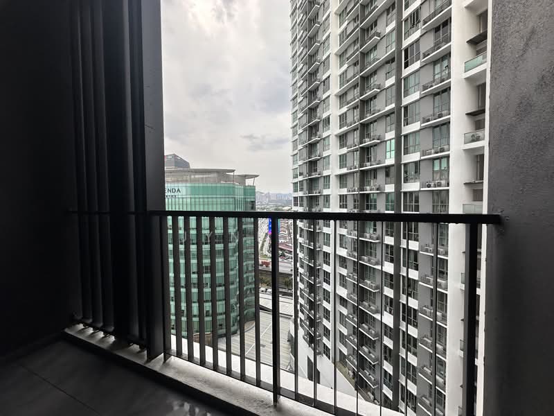Servis Apartment untuk Disewa di The Mate @ Damansara Jaya - Jyne Lim - Balcony - PropertyGuru.com.my